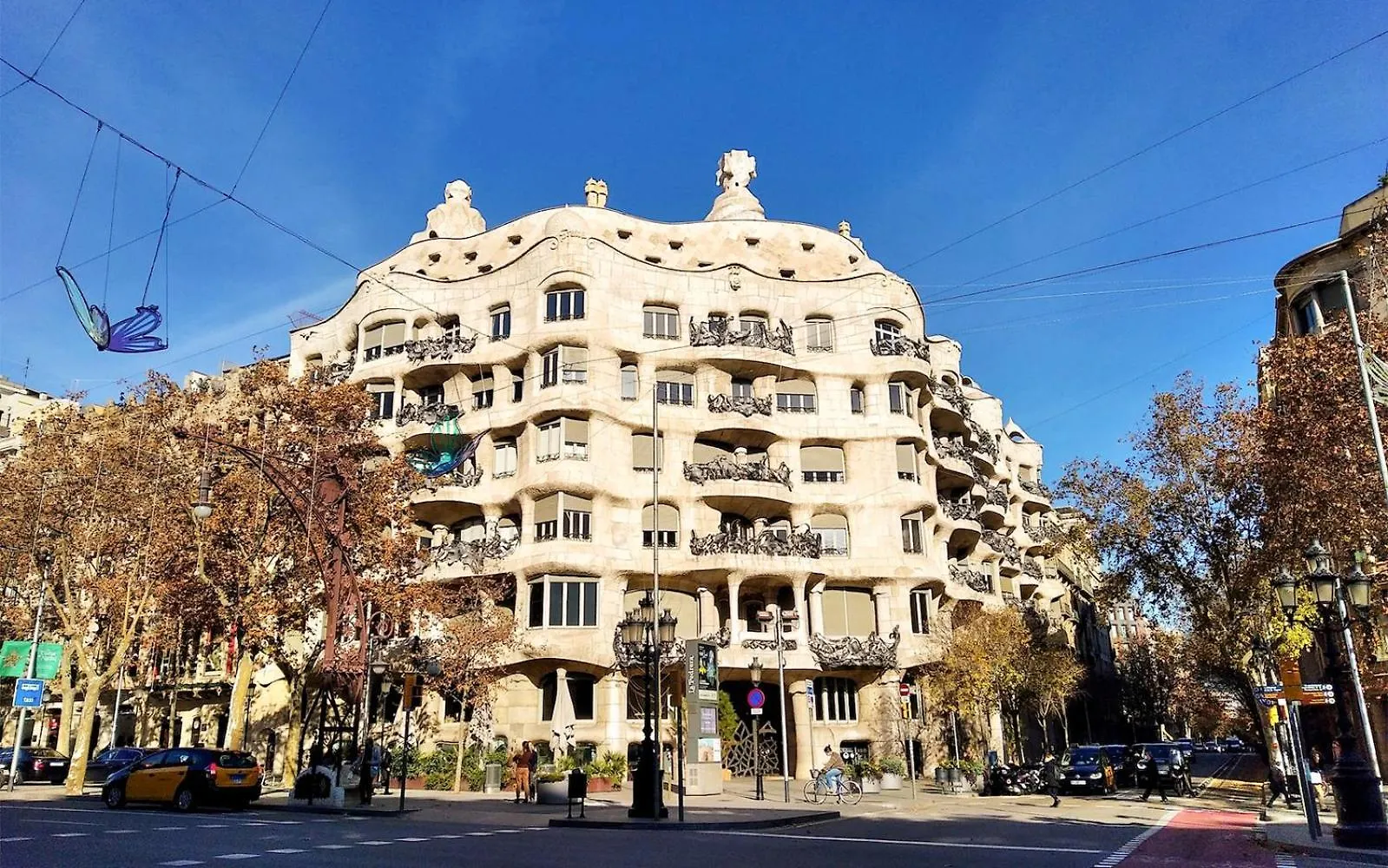 Rooms In Spacious Apartment In City Center Barcelona