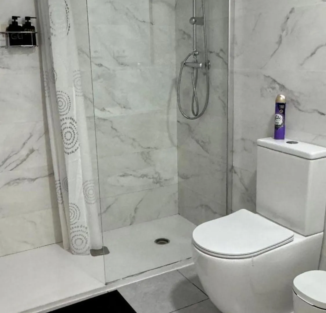 Rooms In Spacious Apartment In City Center Barcelona