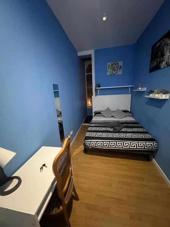 Rooms In Spacious Apartment In City Center Barcelona Spain