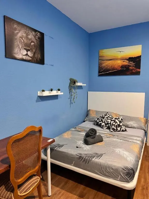 Rooms In Spacious Apartment In City Center Barcelona
