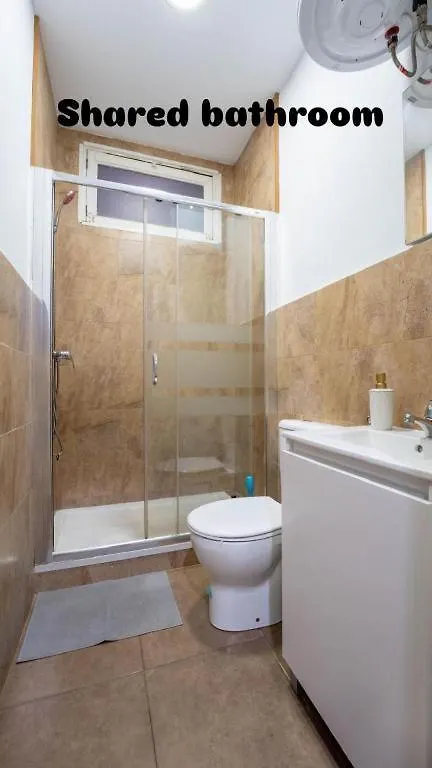 Rooms In Spacious Apartment In City Center Barcelona 0*,