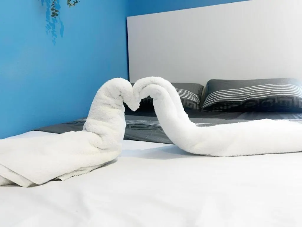 Rooms In Spacious Apartment In City Center Barcelona
