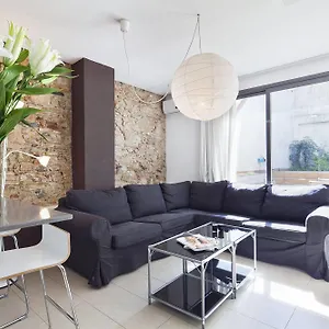 Inside Sants Apartmán